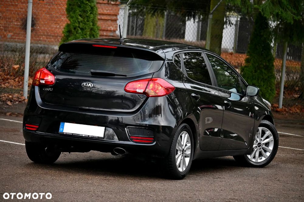 Kia Ceed 1.4 CVVT Dream-Team Edition - 17