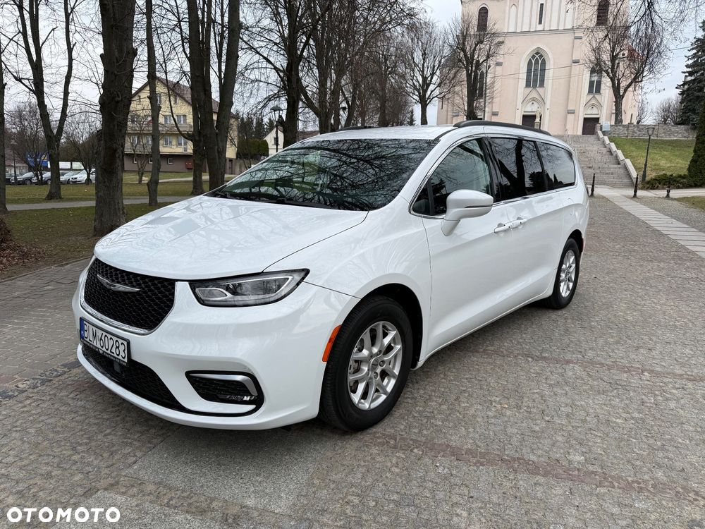 Chrysler Pacifica - 1