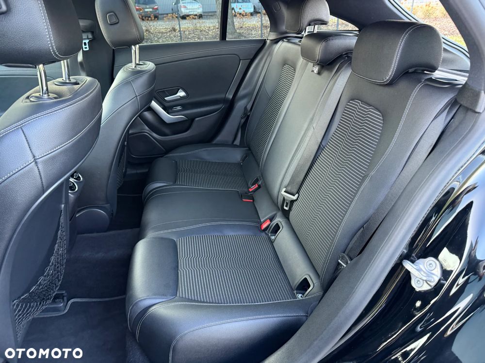 Mercedes-Benz CLA 180 d 7G-DCT Progressive - 22