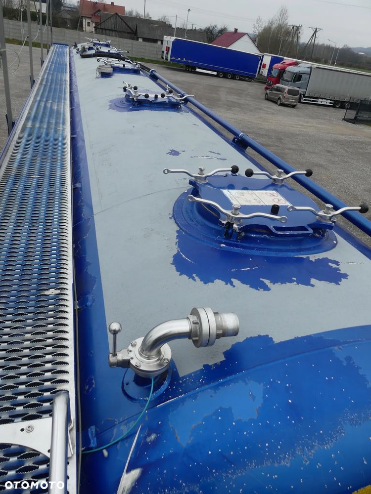 Feldbinder SILOS 60000 / KIPROWANA / OŚ PODNOSZONA / - 12