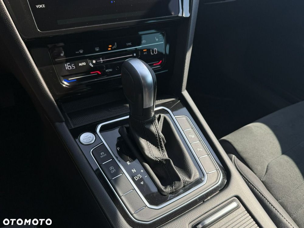 Volkswagen Passat 2.0 TDI Elegance DSG - 26