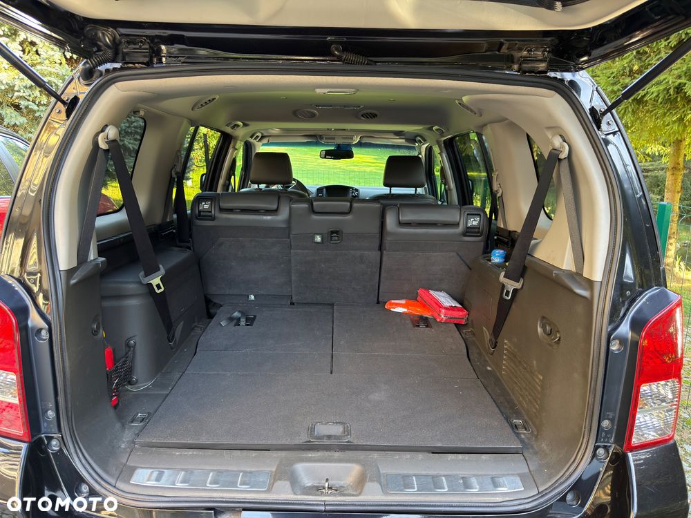 Nissan Pathfinder 2.5 D LE EU5 - 11