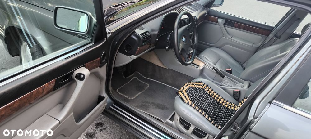 BMW Seria 7 - 8