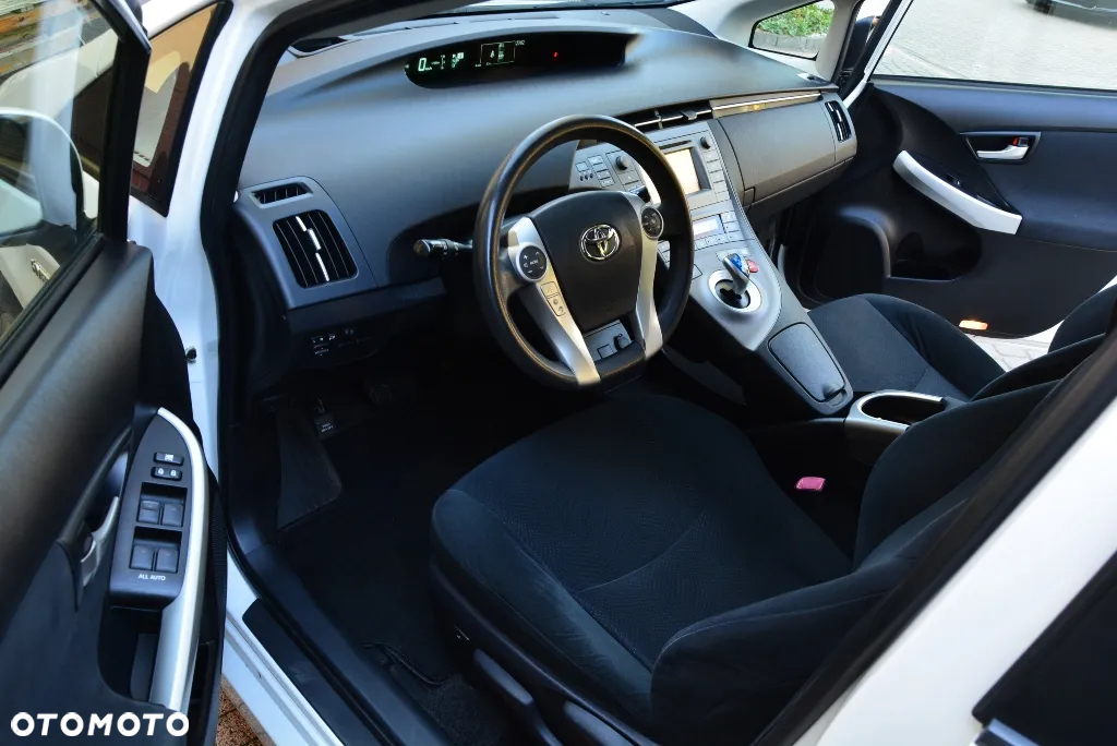 Toyota Prius (Hybrid) Comfort - 7