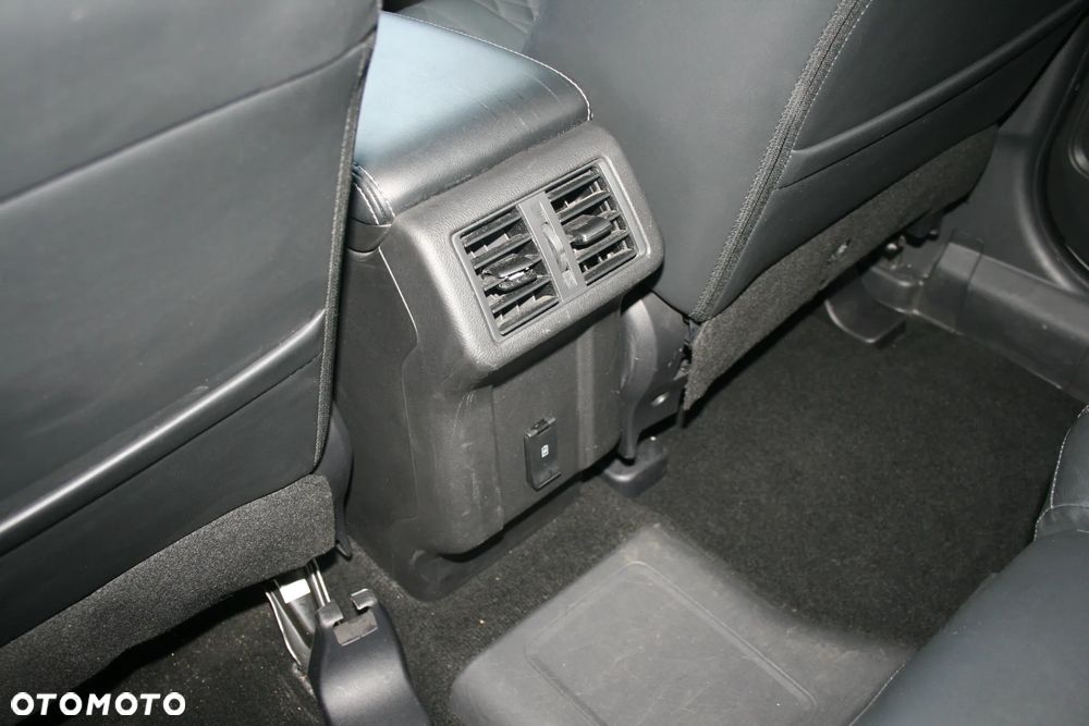 Mitsubishi Outlander Intense + - 38