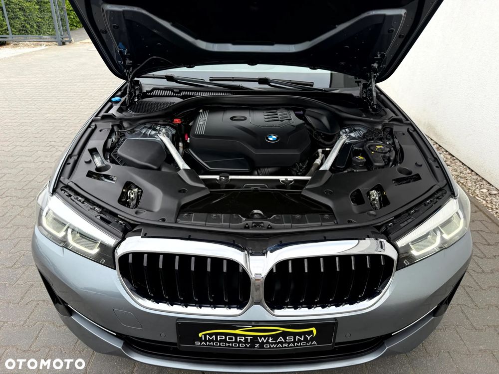 BMW Seria 5 520i - 32