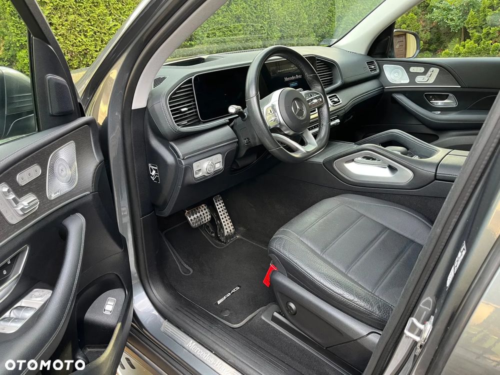 Mercedes-Benz GLS - 22