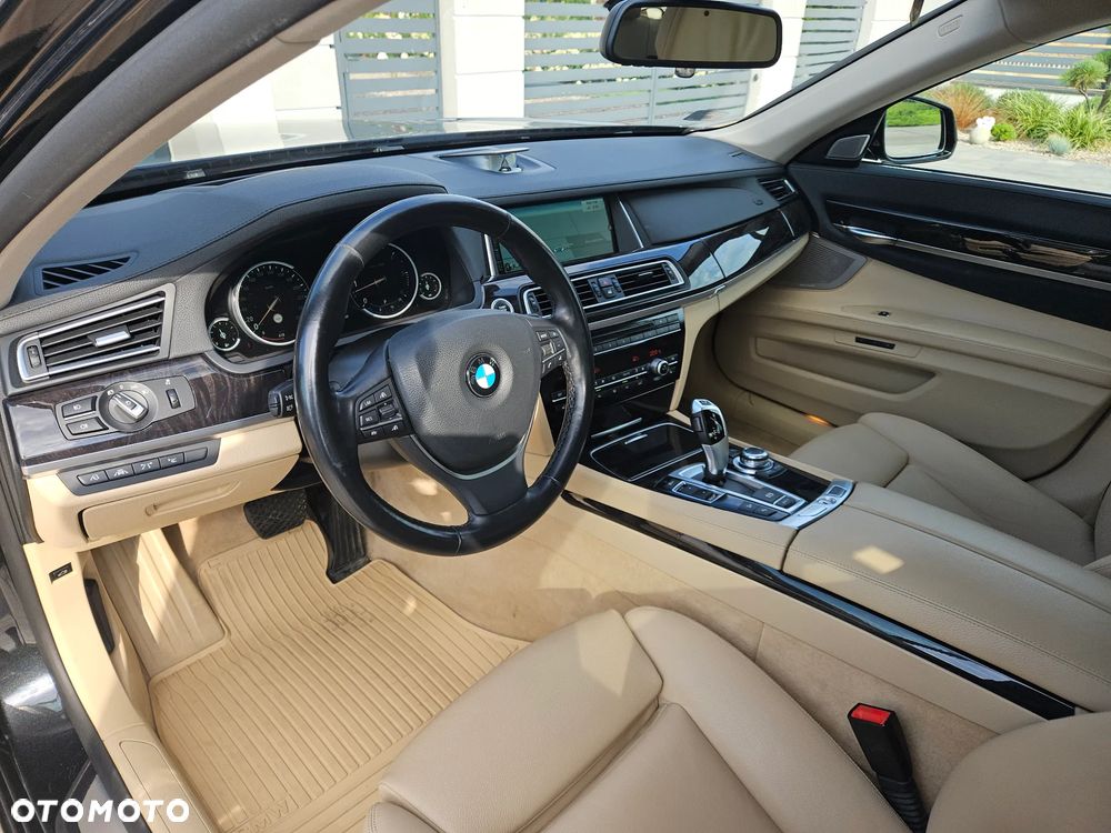 BMW Seria 7 750Ld xDrive - 12