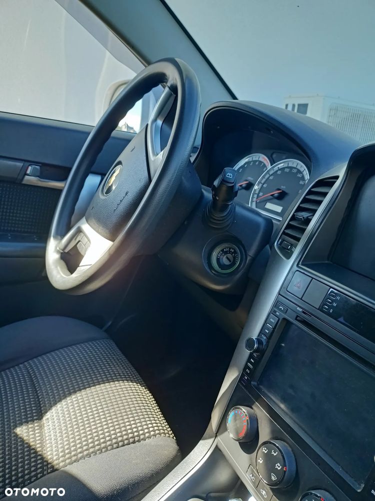 Chevrolet Captiva 2.4 LS 5os - 10
