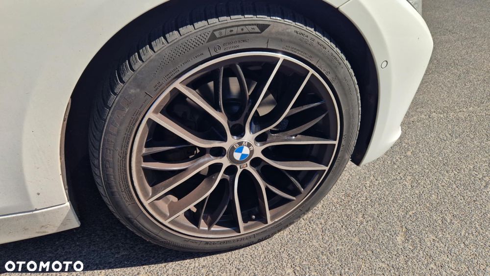 BMW Seria 3 318d DPF Touring - 7
