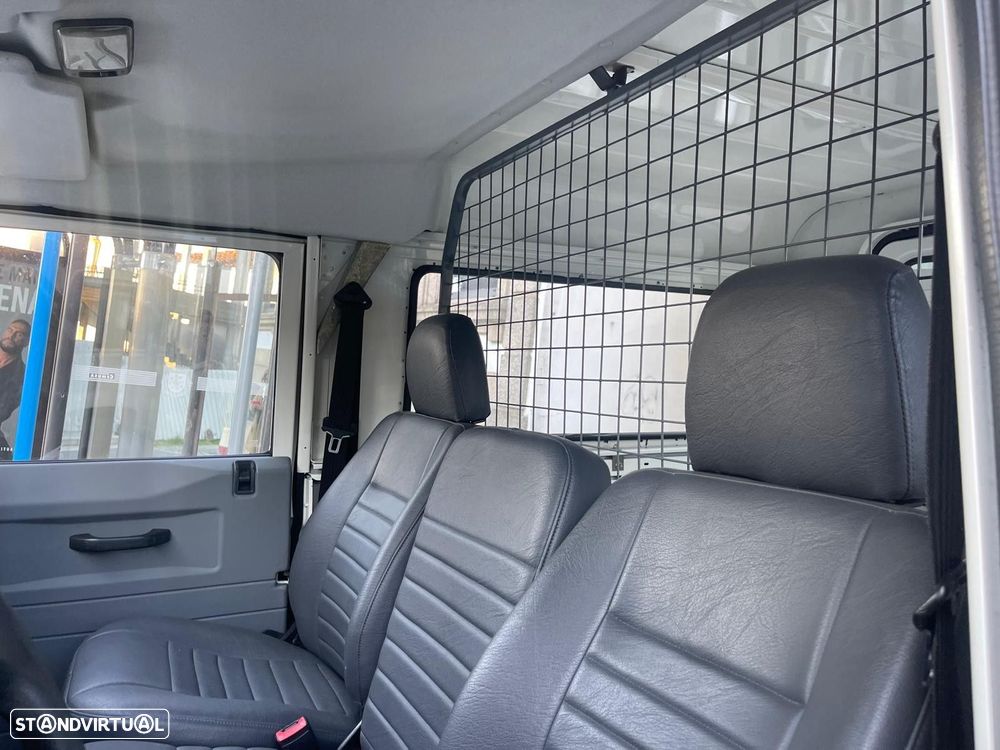 Land Rover Defender 90 2.5 TD5 Metal Top - 15