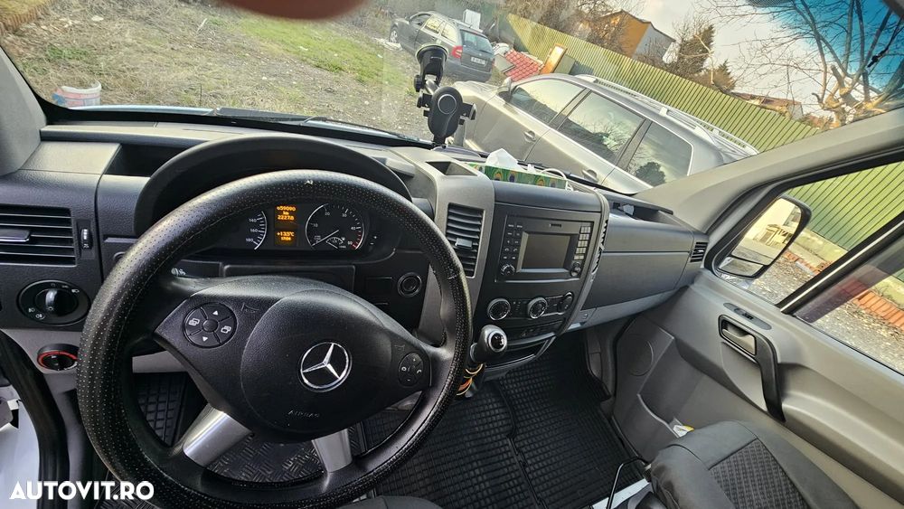 Mercedes-Benz Sprinter - 12