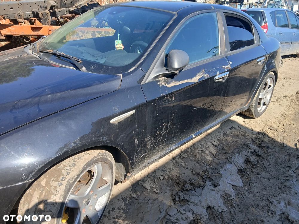alfa romeo 159 kod lakieru nieczytelny maska pokrywa silnika klapa bagażnika zderzak lampa reflektor - 2