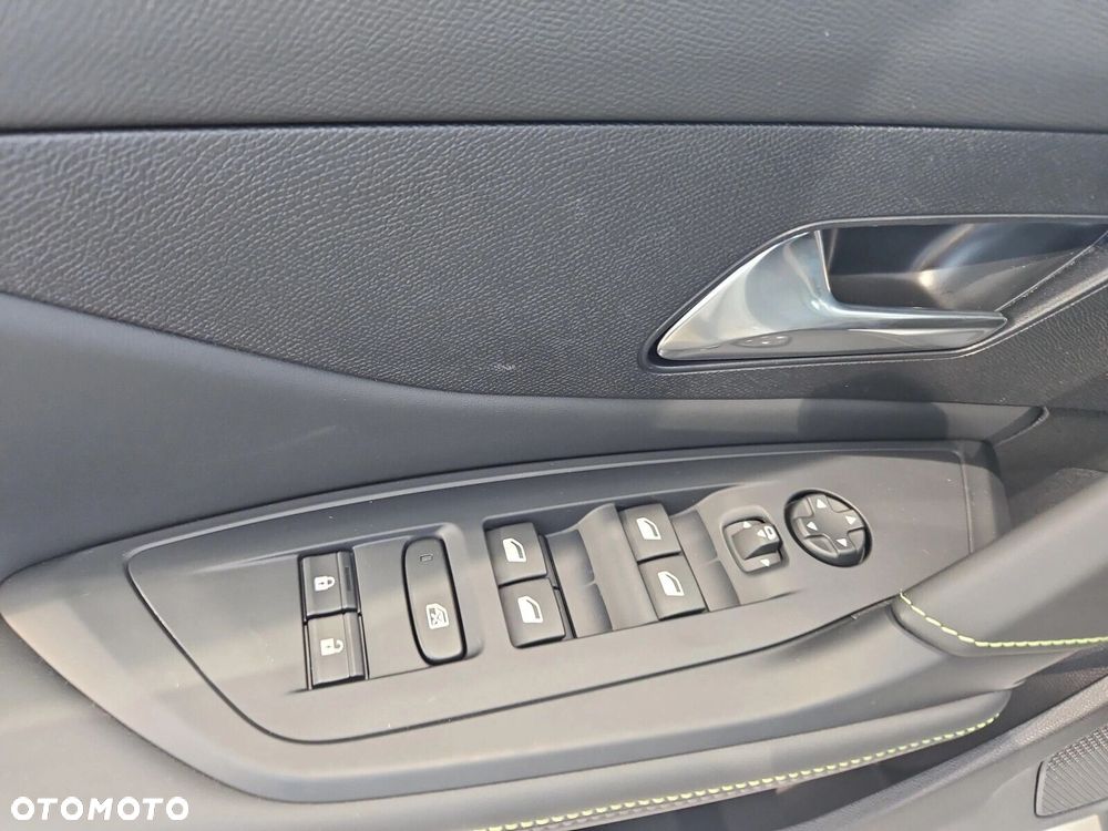 Peugeot 408 - 9