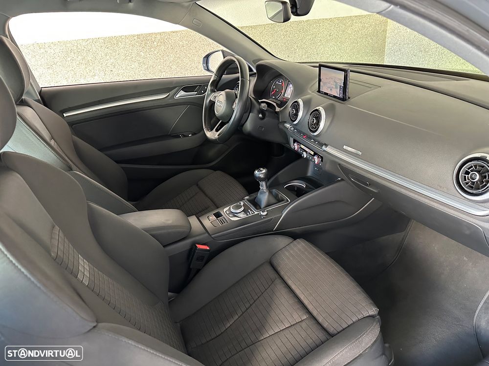 Audi A3 1.6 TDI S-line - 23