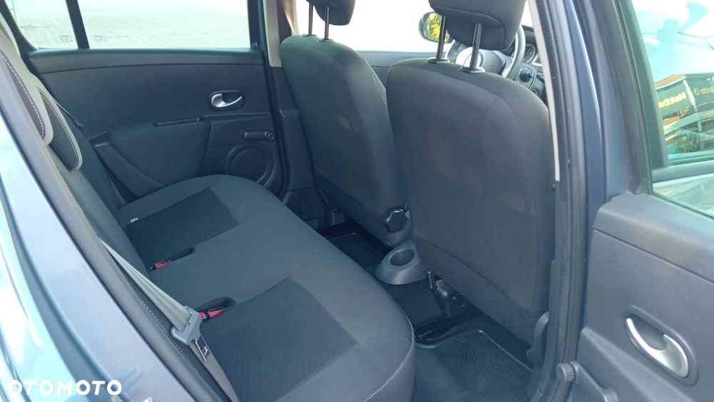 Renault Clio 1.2 16V Alize - 19