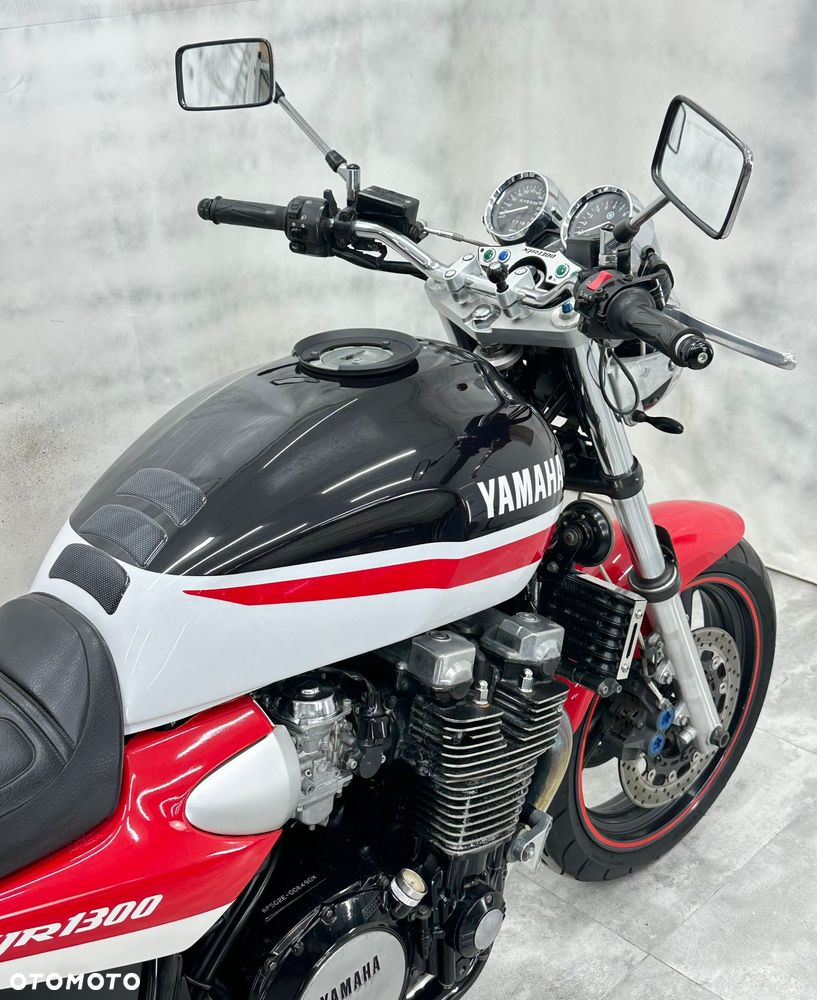 Yamaha XJR - 6
