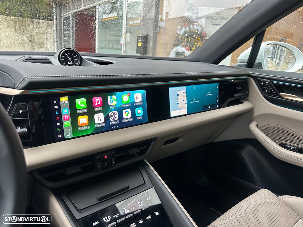 Porsche Macan Electric 4 - 16