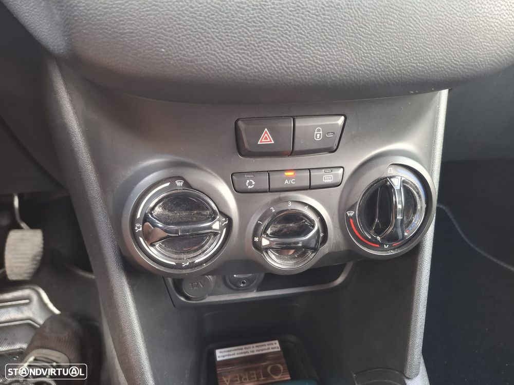 Peugeot 208 1.2 VTi SE Style - 11
