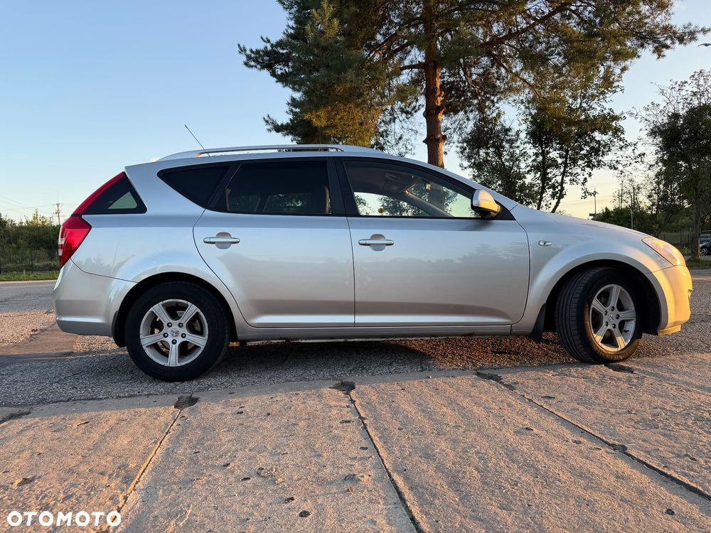 Kia Ceed 2.0 crdi Optimum + - 14