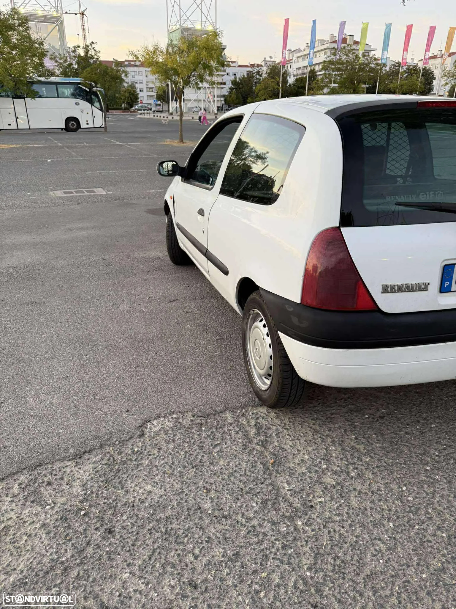 Renault Clio 1.9 D RN - 2