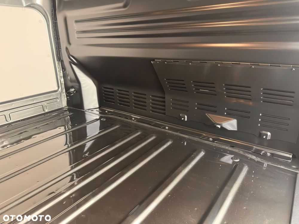 Volkswagen Transporter T7 - 9