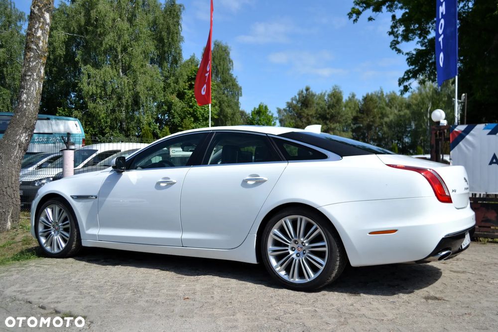 Jaguar XJ 3.0 D V6 Premium Luxury - 5
