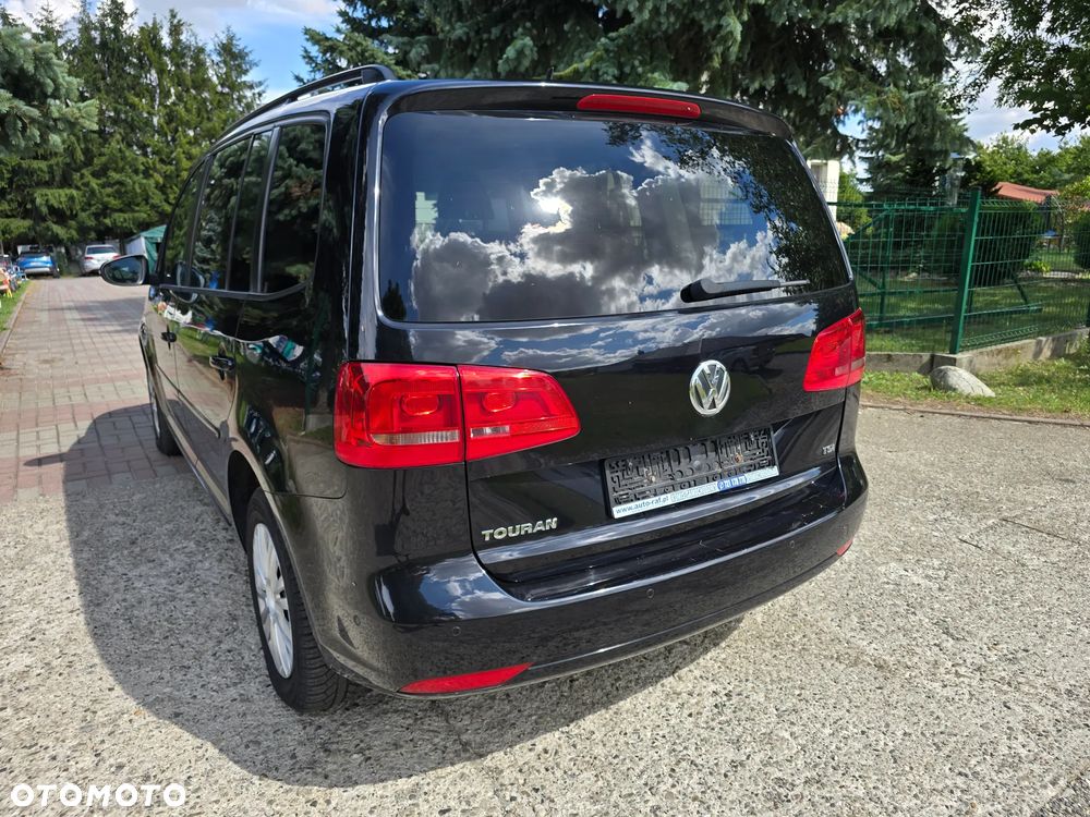 Volkswagen Touran - 15