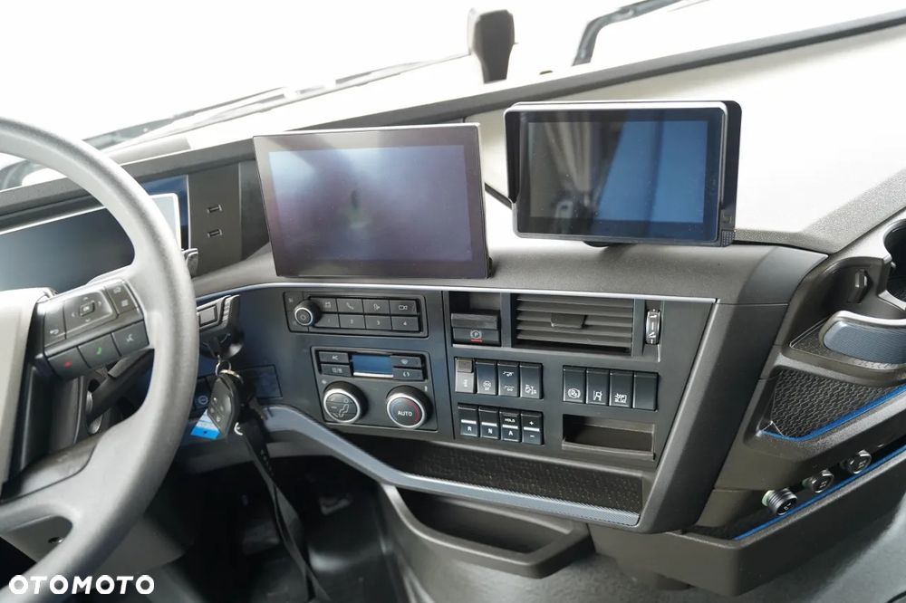 Volvo FH 460 / KLIMATYZACJA POSTOJOWA / I SAVE /  OPONY 100% / 2023R - 28