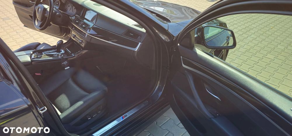 BMW Seria 5 535i xDrive - 16