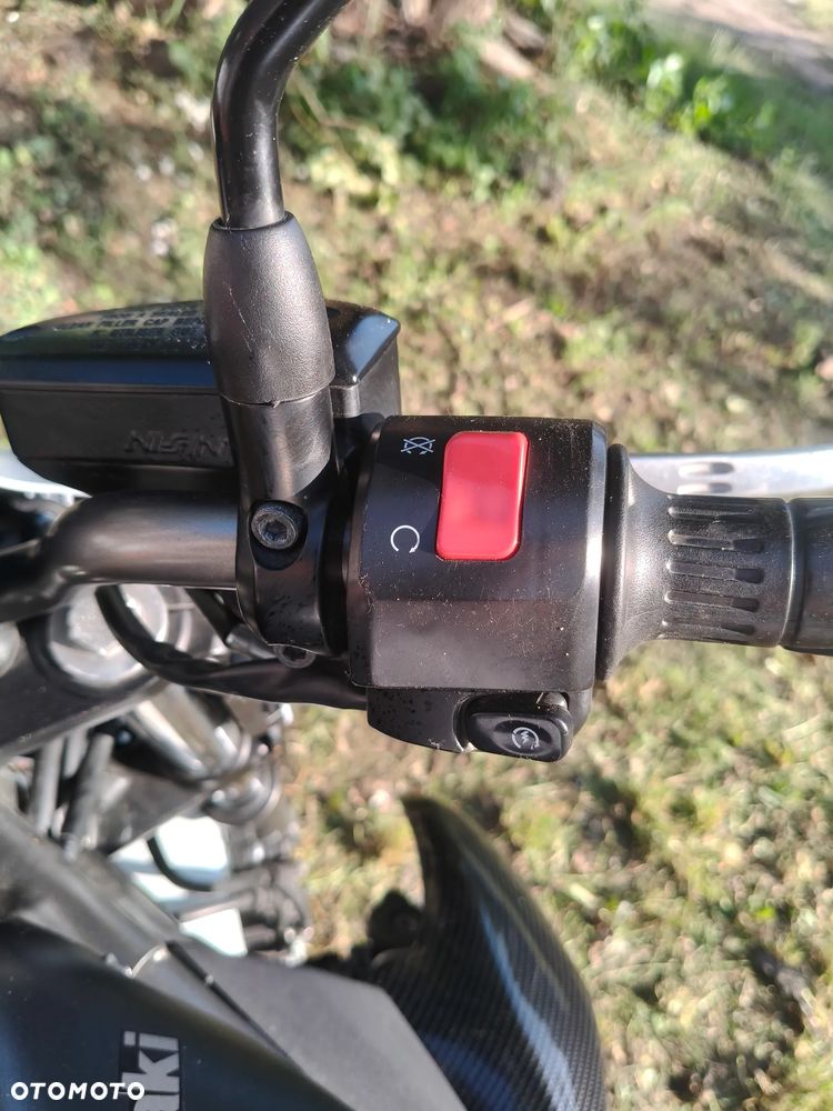 Kawasaki ER - 8