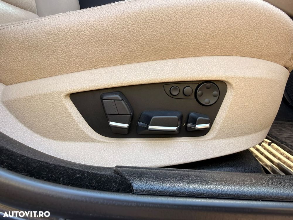 BMW Seria 5 525d xDrive AT - 17