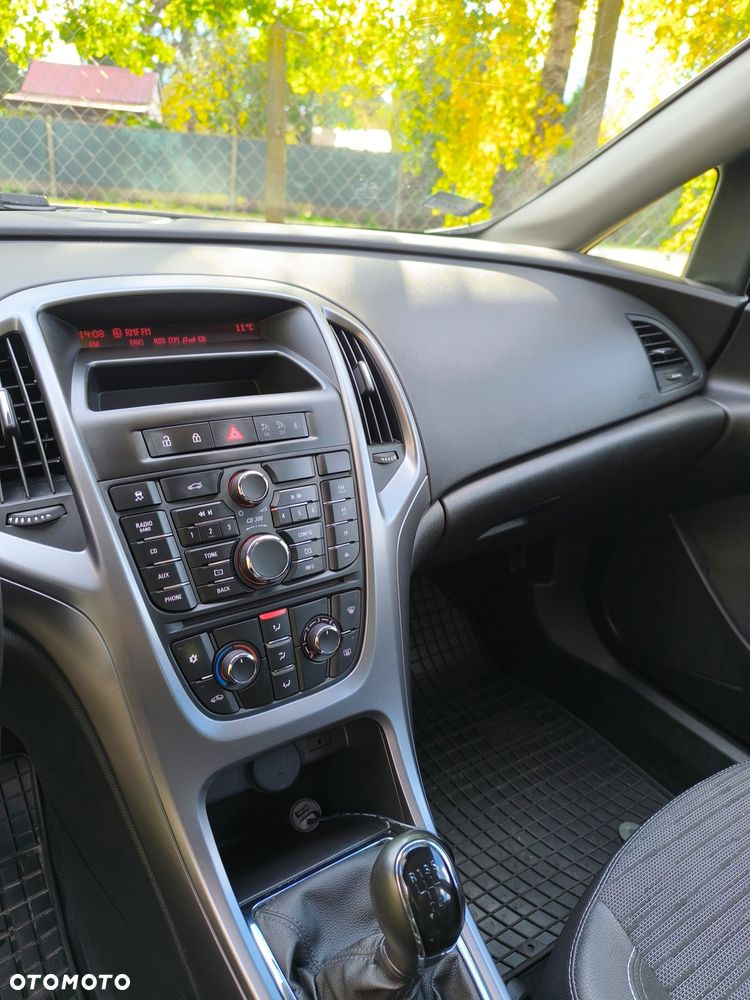 Opel Astra IV 1.6 EU6 - 12
