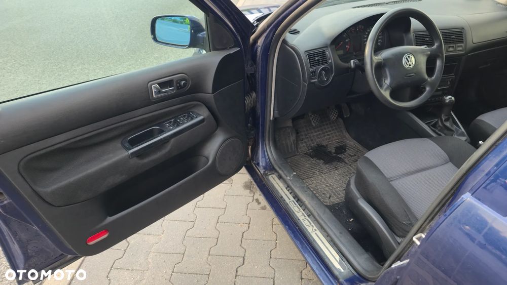 Volkswagen Golf 1.6 Basis - 22
