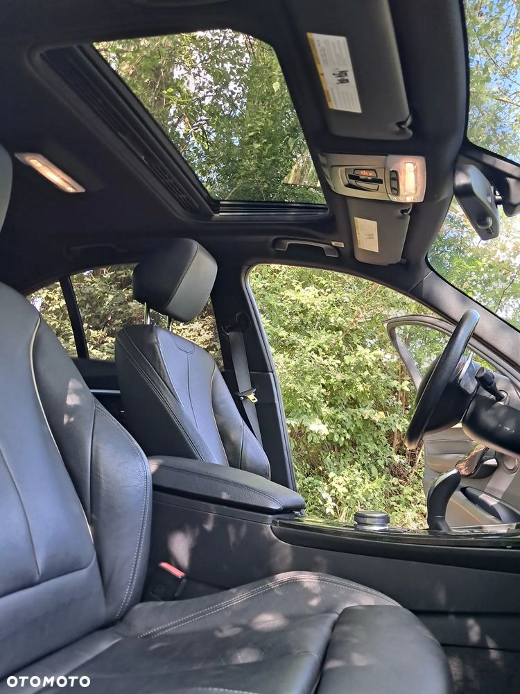 BMW Seria 3 330i - 3