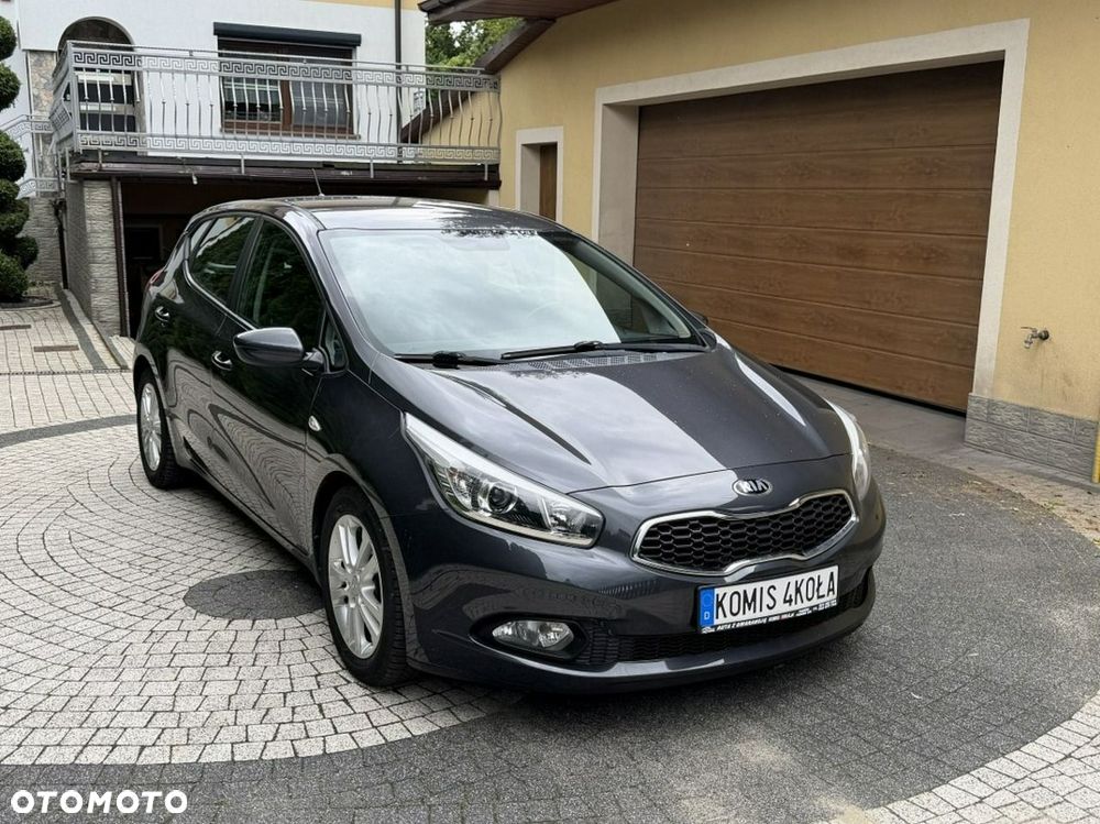 Kia Ceed - 8