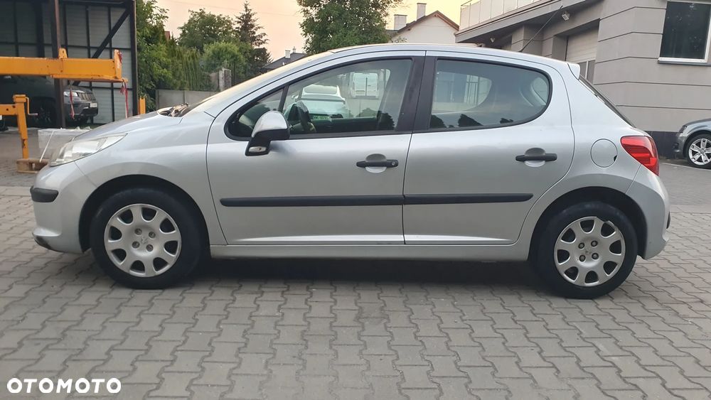 Peugeot 207 - 4