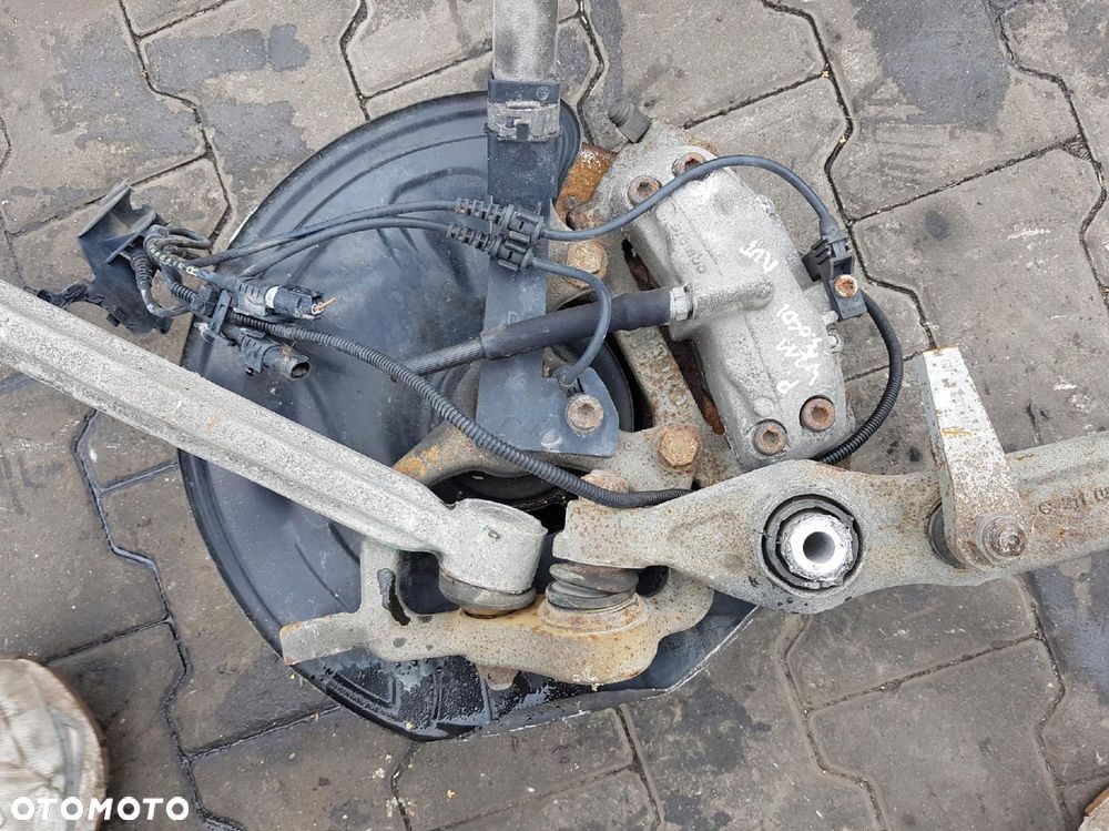 MERCEDES E KLASA W211 LIFT 3.0 CDI ZWROTNICA PRAWA PRZÓD ZACISK BREMBO - 4