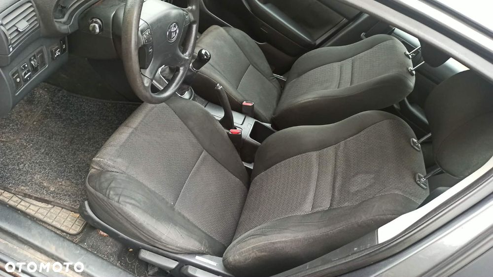 Toyota Avensis 1.8 VVT-i Luna - 7