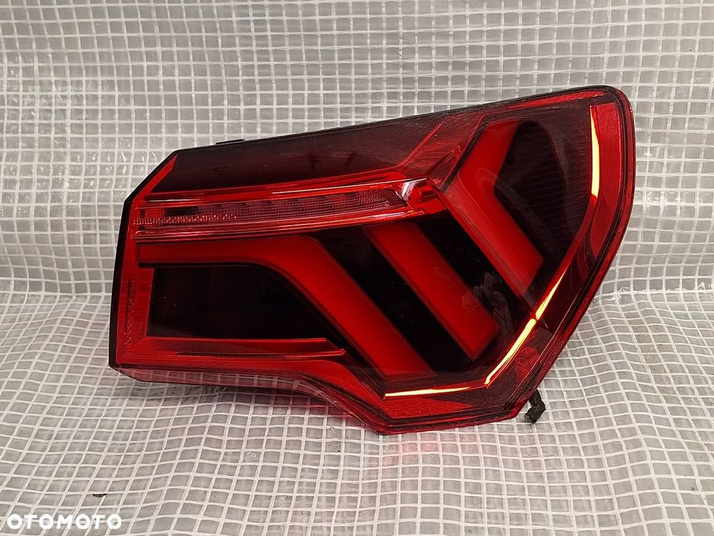 lampa tyl tylna prawa audi q3 II 83a f3 83a945092 europa orginal demontaz - 2