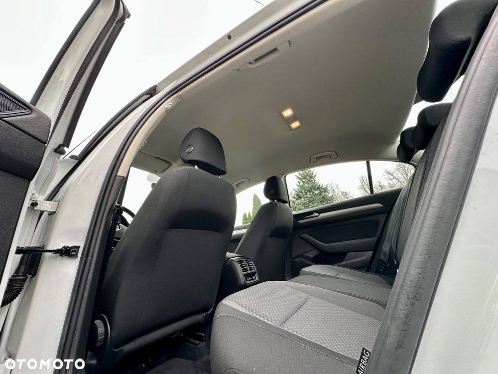 Volkswagen Passat 1.6 TDI (BlueMotion Technology) Trendline - 11