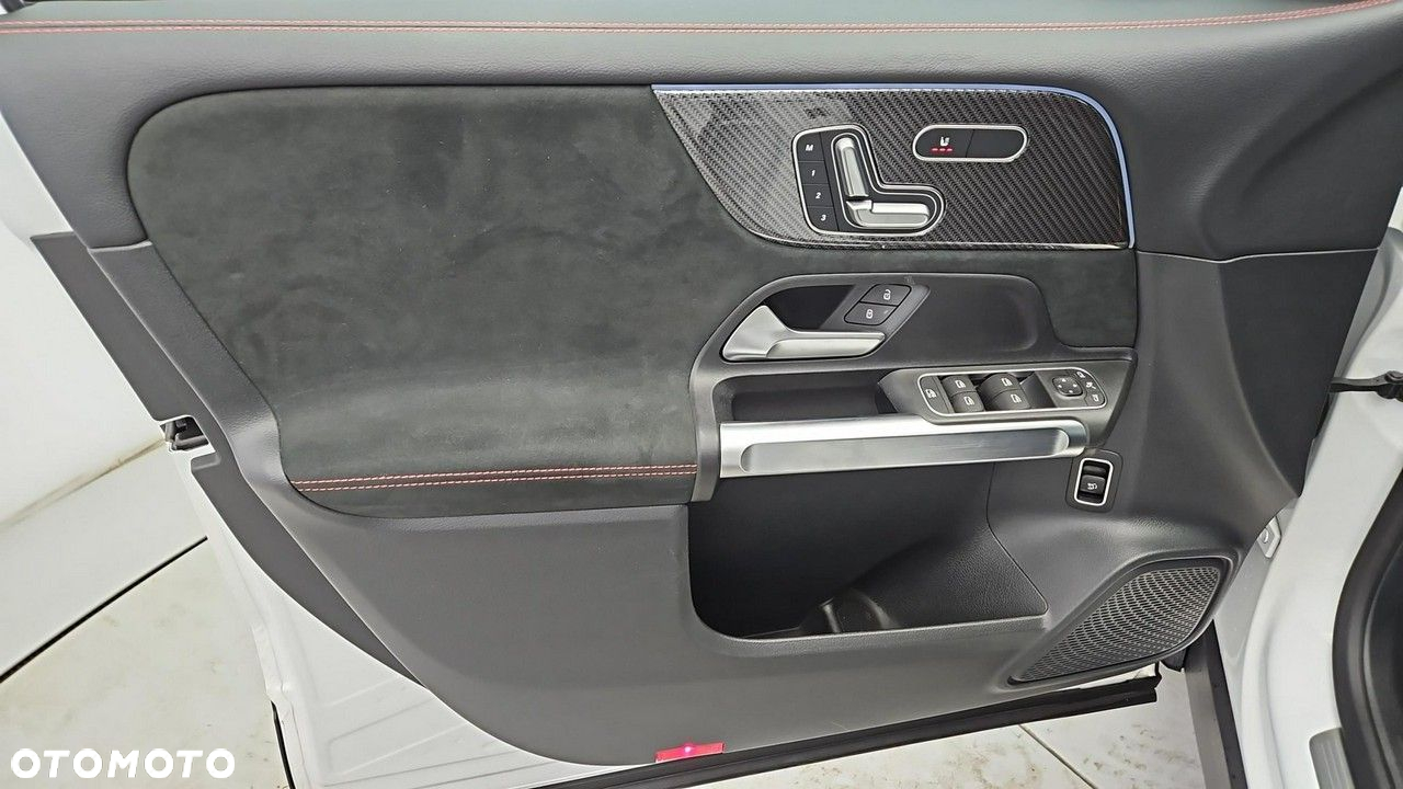 Mercedes-Benz GLB 200 d AMG Line 8G-DCT - 10