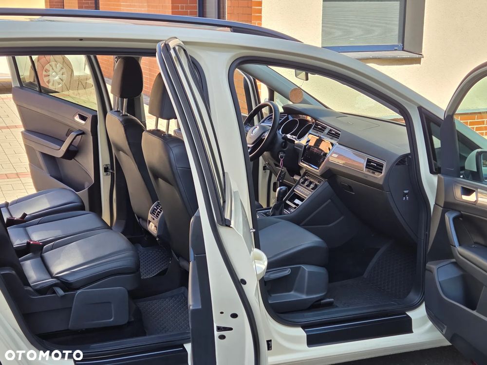 Volkswagen Touran 2.0 TDI SCR DSG Trendline - 17