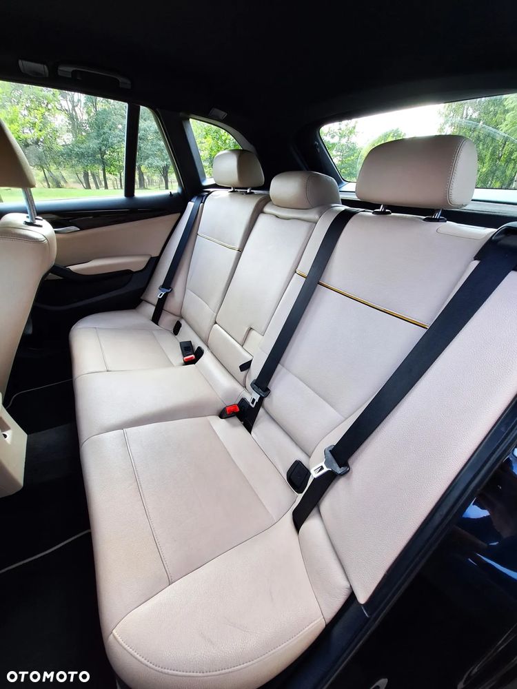 BMW X1 sDrive20d - 26