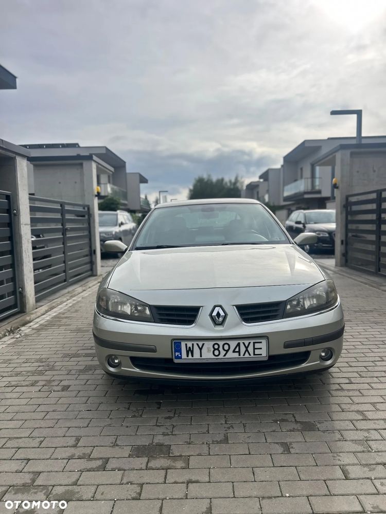 Renault Laguna - 1