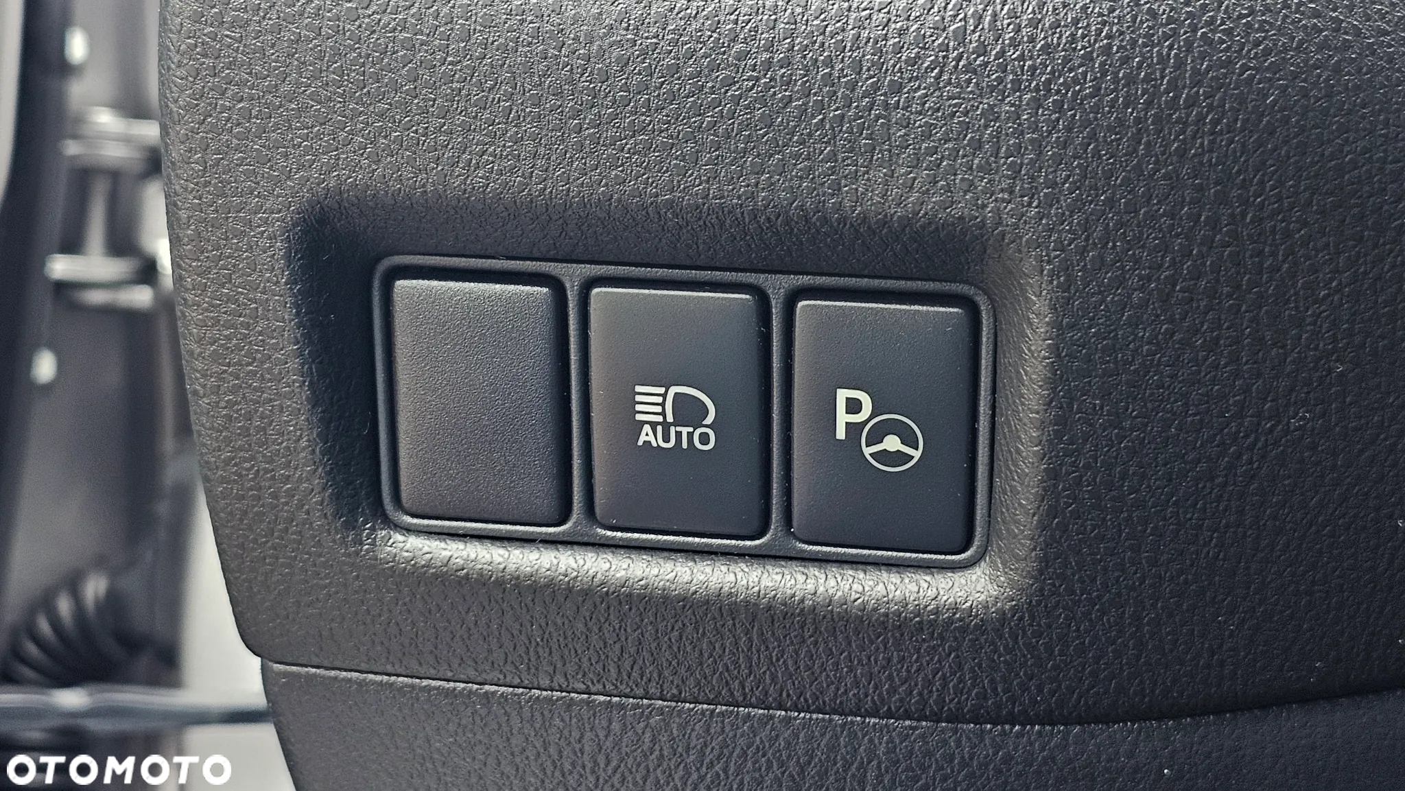 Toyota C-HR Hybrid Lounge - 33