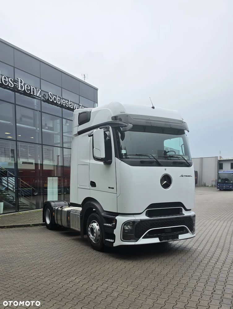 Mercedes-Benz actros - 3