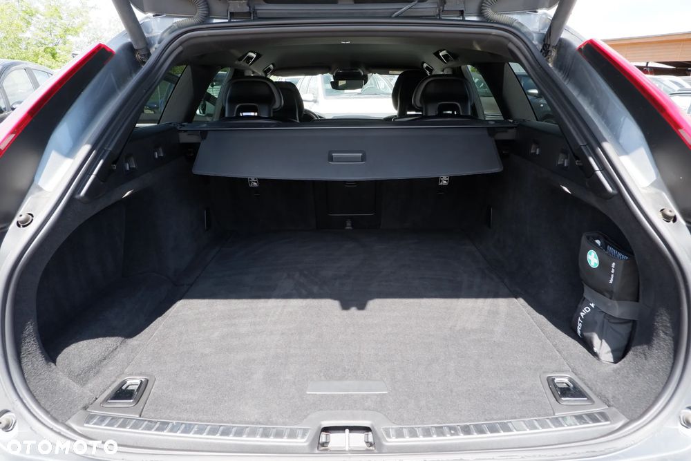 Volvo V90 T5 R-Design - 12