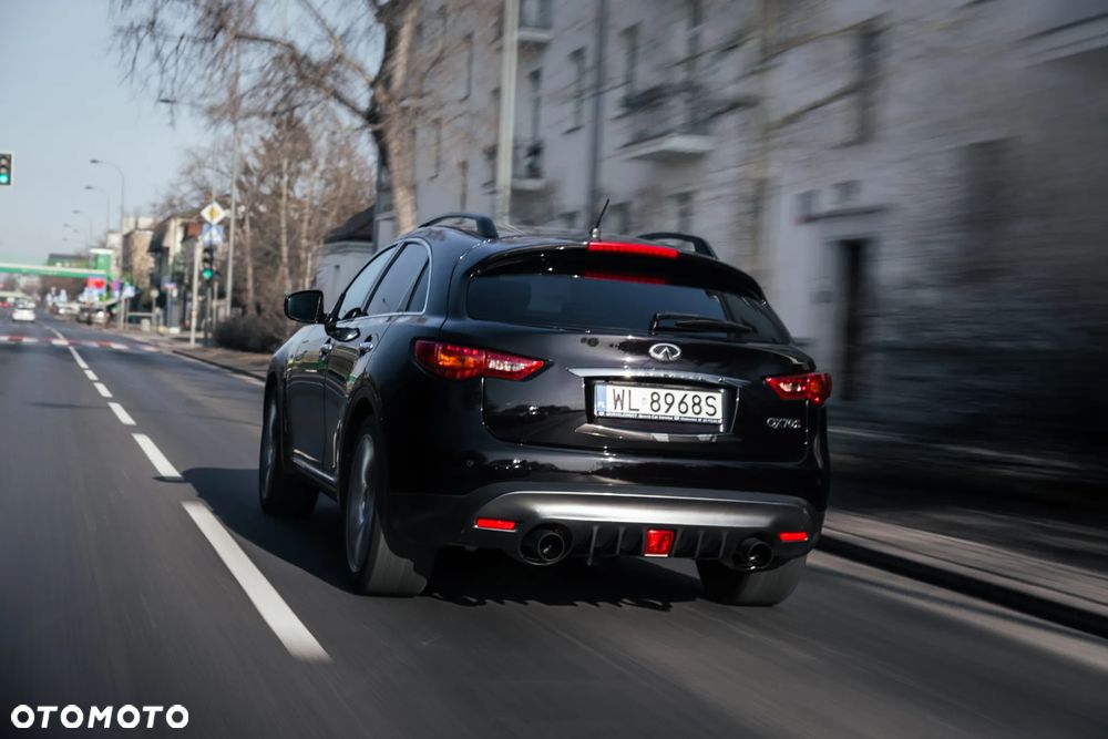 Infiniti QX70 - 2