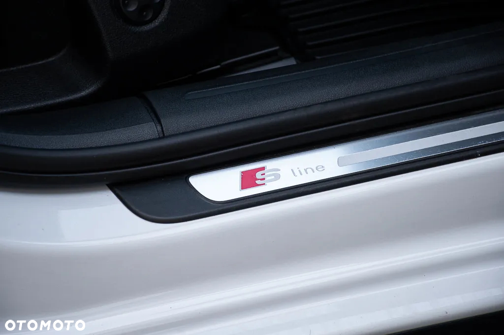 Audi A4 Avant 2.0 TDI quattro sport - 29